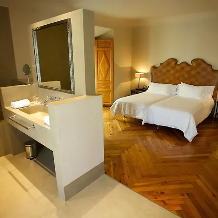 Palacio Carvajal Giron 4*