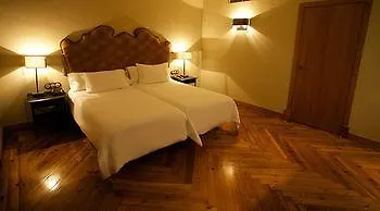 Palacio Carvajal Girón 4*