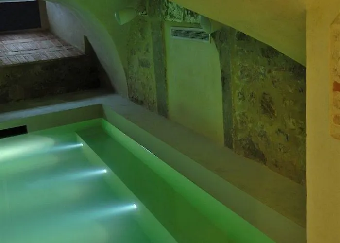 Palacio Carvajal Girón 4*