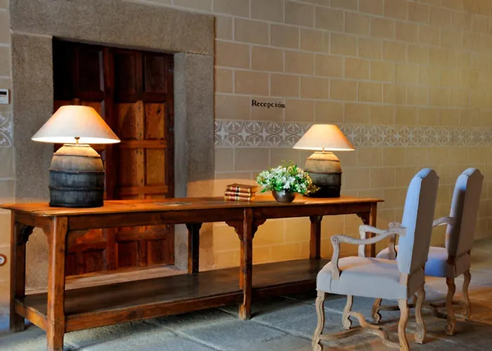 Palacio Carvajal Giron Plasence